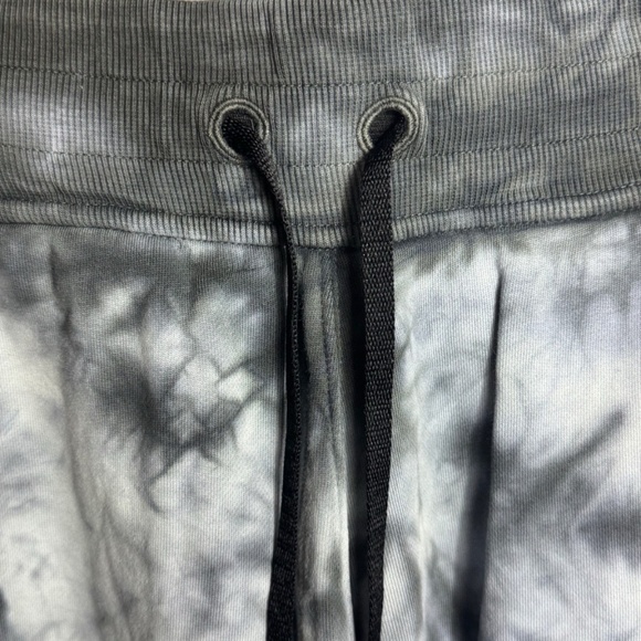 Lululemon Warm Down Joggers – Women’s Size 4 – Great Condition - Picture 2 of 5